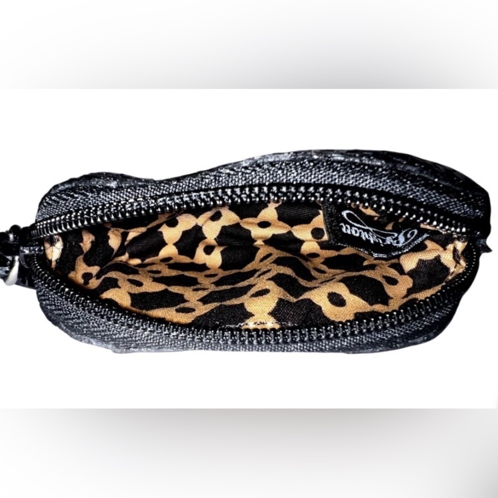 BRIGHTON Black Leather w/ Patent Trim Stitched Heart
Zippered Coin Change Purse - Picture 2 of 2